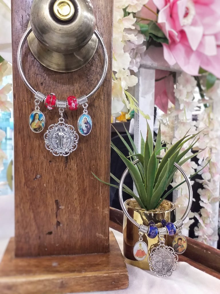 The miraculous St Benedict medal as a door hanger for the protection of the home The miraculous St Benedict medal as a door hanger for the protection of the home